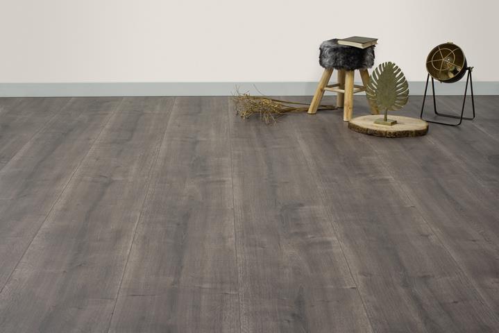 Diepbruine Eik FLR-1032 laminaat
