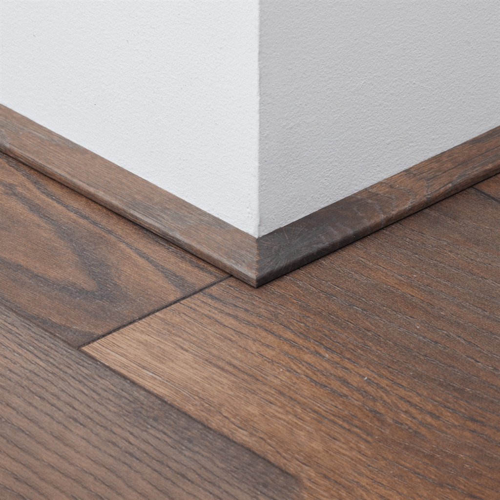 Plakplint Gerookt Eiken 9940 5111994019 2400x24x5mm