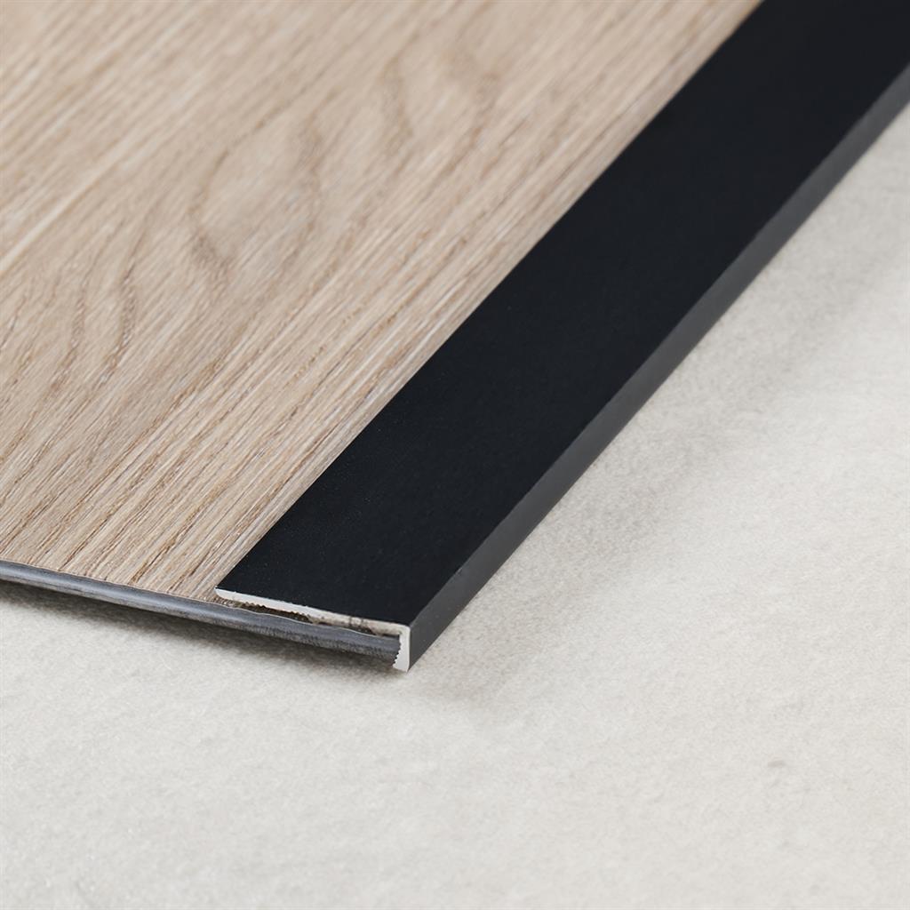 Co-pro hoekprofiel zelfklevend 4,5mm zwart