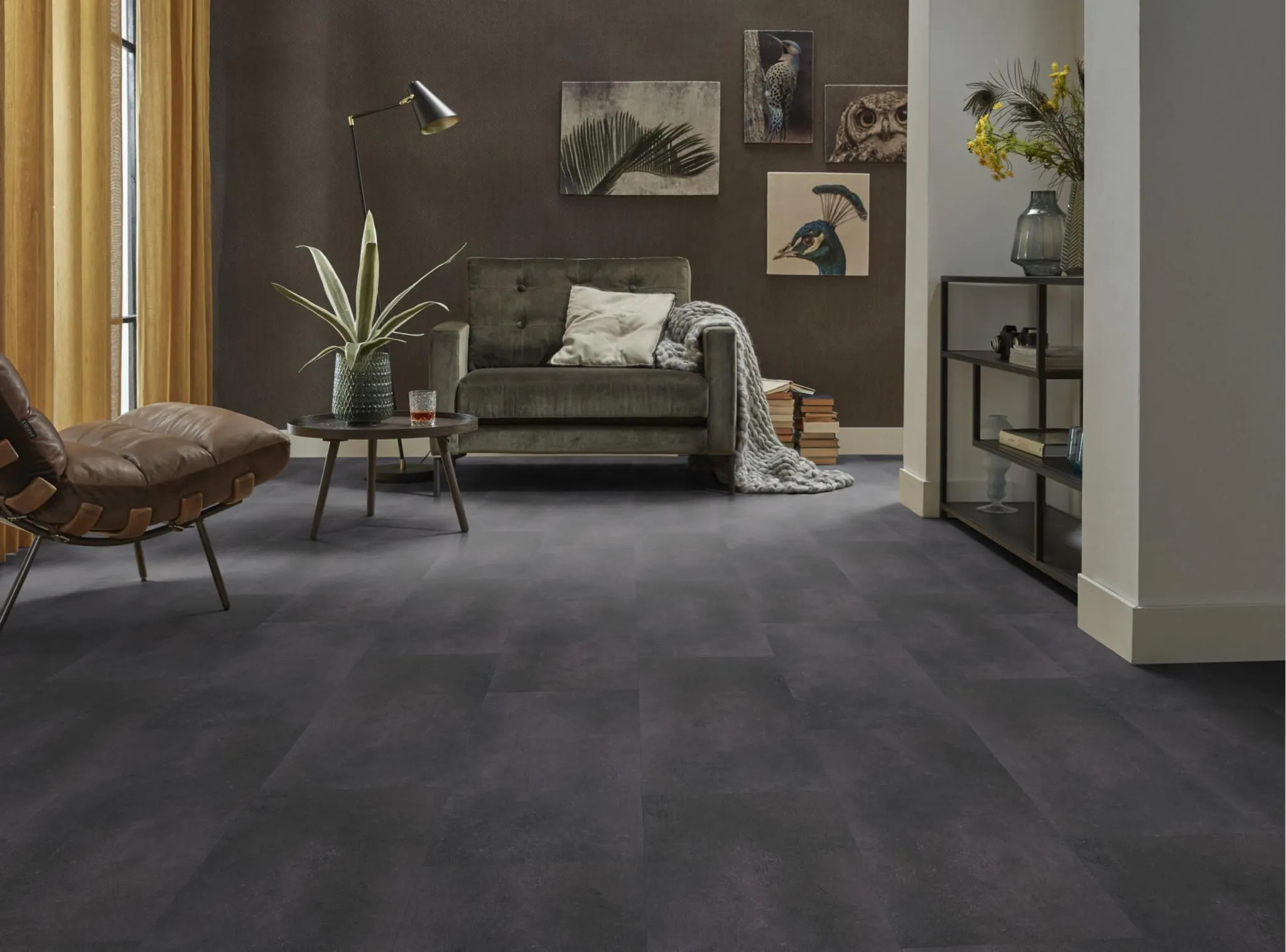 Ambiant Sarino 6711.4110.19 Anthracite PVC tegel plak pvc in woonkamer sfeerfoto