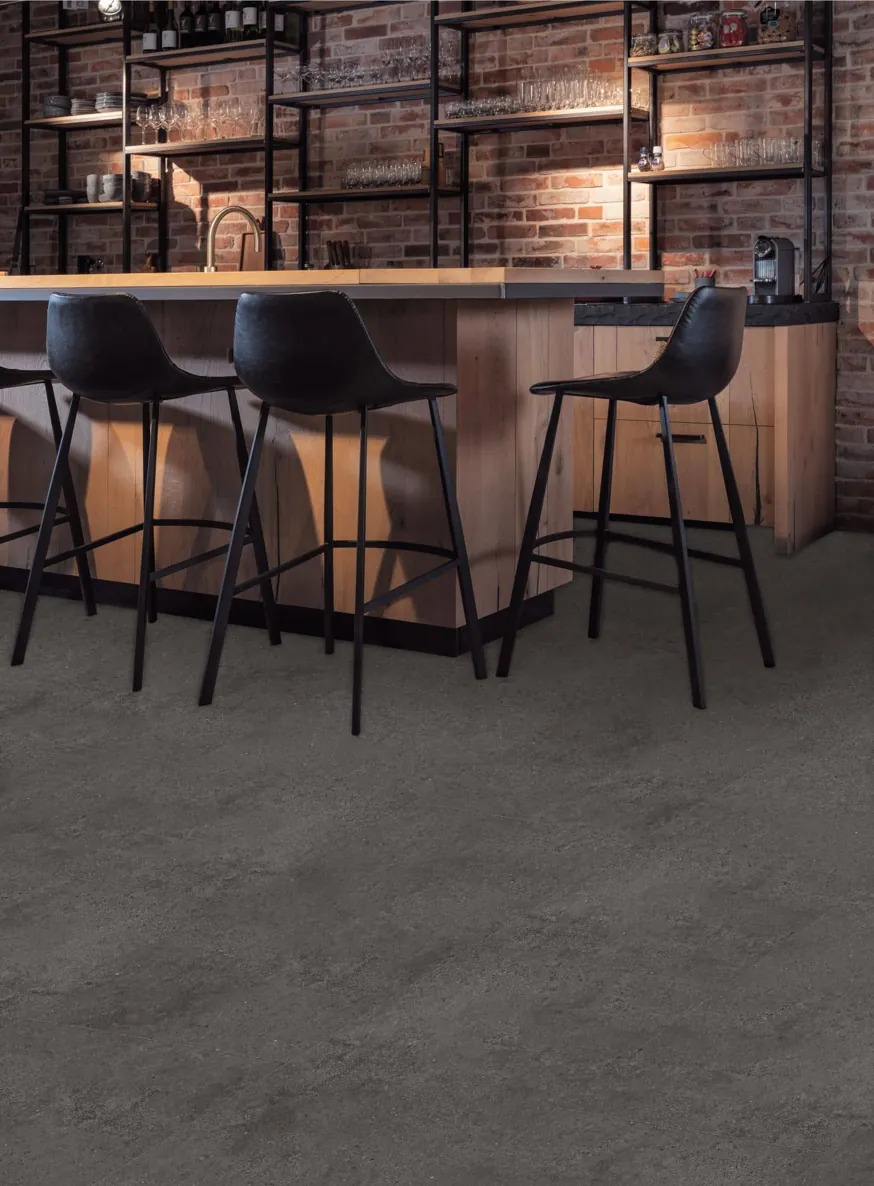 Gelasta Nova Click 7402 Arctic Pepple Grey PVC tegel click pvc in woonkamer sfeerfoto