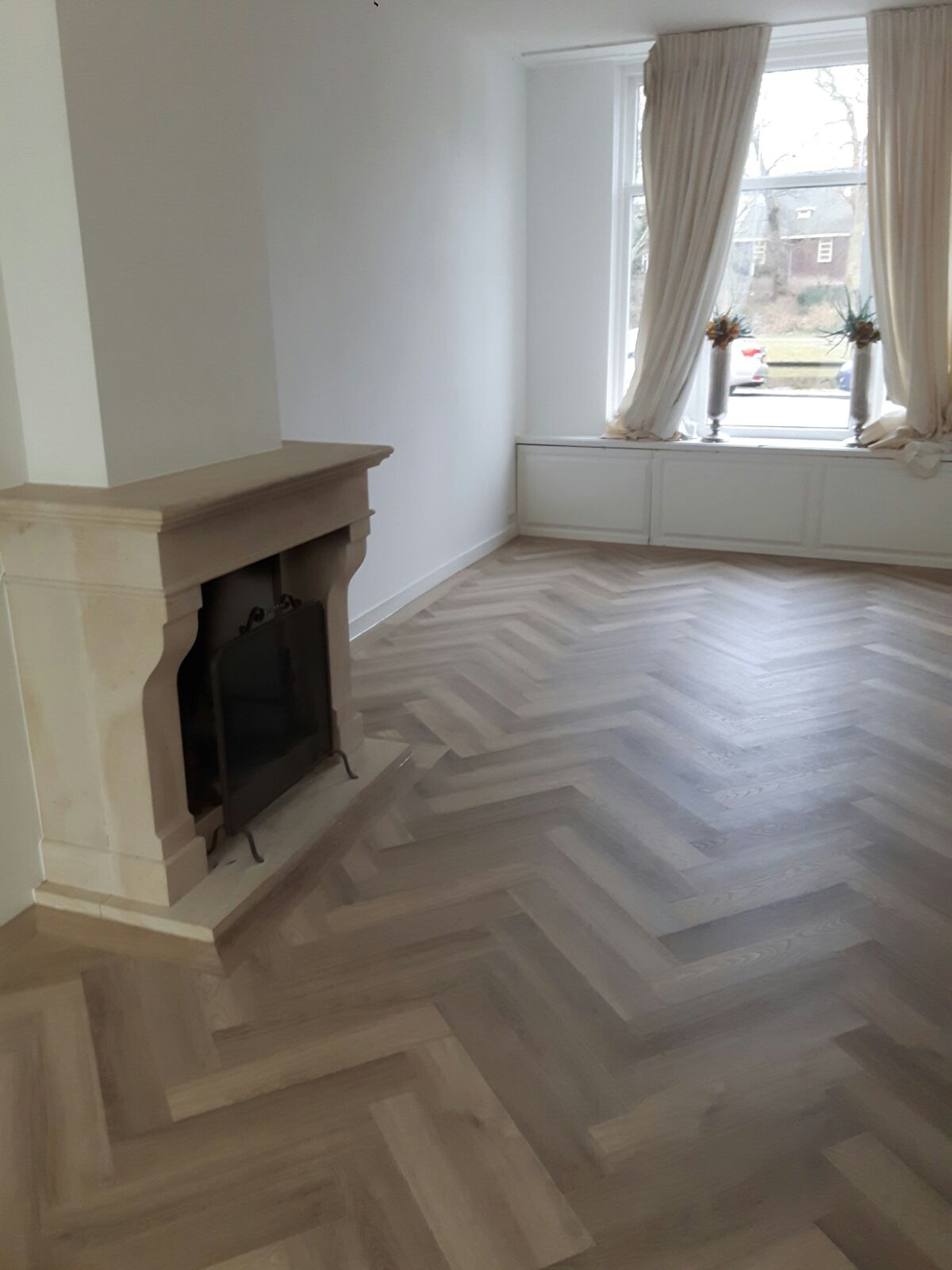 Detailafbeelding van Ambiant Spigato Avanto Visgraat Beige 9096.3504.19 plak PVC vloer