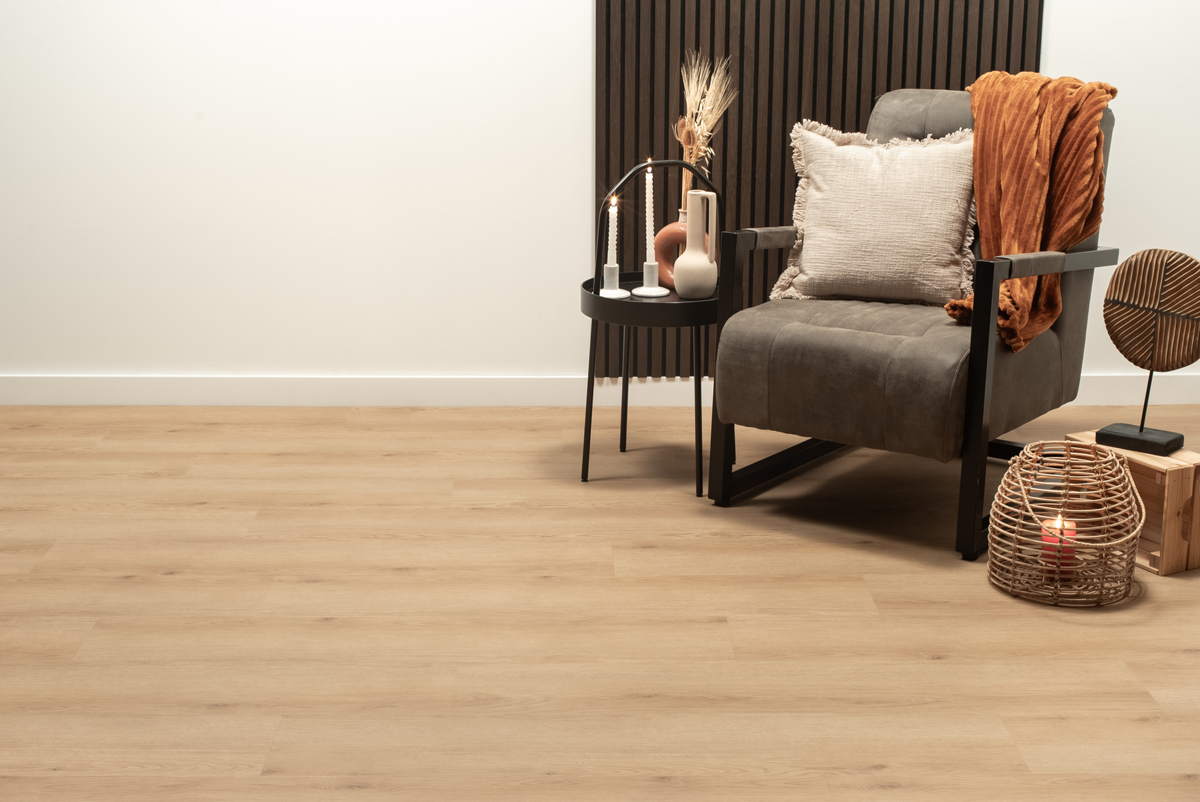 Floer Natuur PVC FLR-3042 Berner Bruin PVC plank plak pvc in woonkamer sfeerfoto