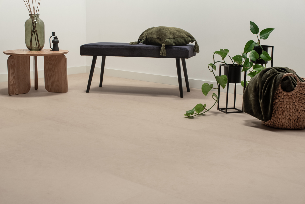 Floer Tegel Click PVC FLR-3800 Close-up van steenlook Betonlook Beige PVC tegel click pvc met verfijnde afwerking