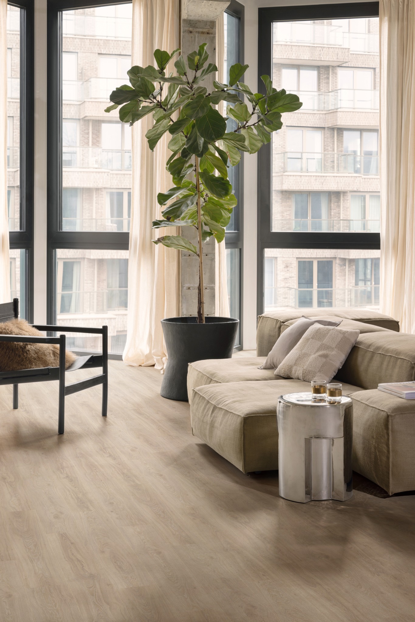 Moduleo LayRed Woods Small Plank 22210 Blackjack Oak PVC click pvc in woonkamer sfeerfoto