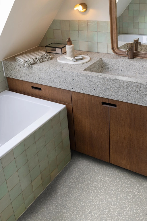 Moduleo LayRed Stone Medium Tile Bolzano 46944 click PVC tegel detail van natuurlijke steenlook en afwerking
