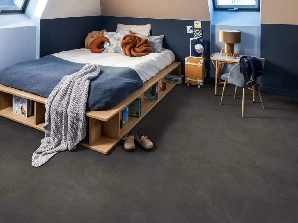 Ambiant Piazzo Brown Grey 6192741719 click pvc tegel in woonkamer als sfeerfoto