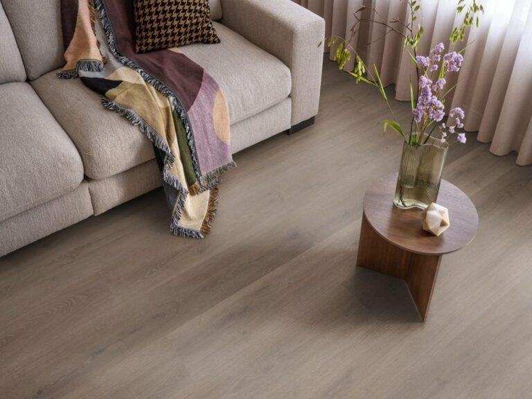 Ambiant Valento Click 6071.2015.19 Legpatroon en afwerking Brown PVC plank click pvc met realistische structuur