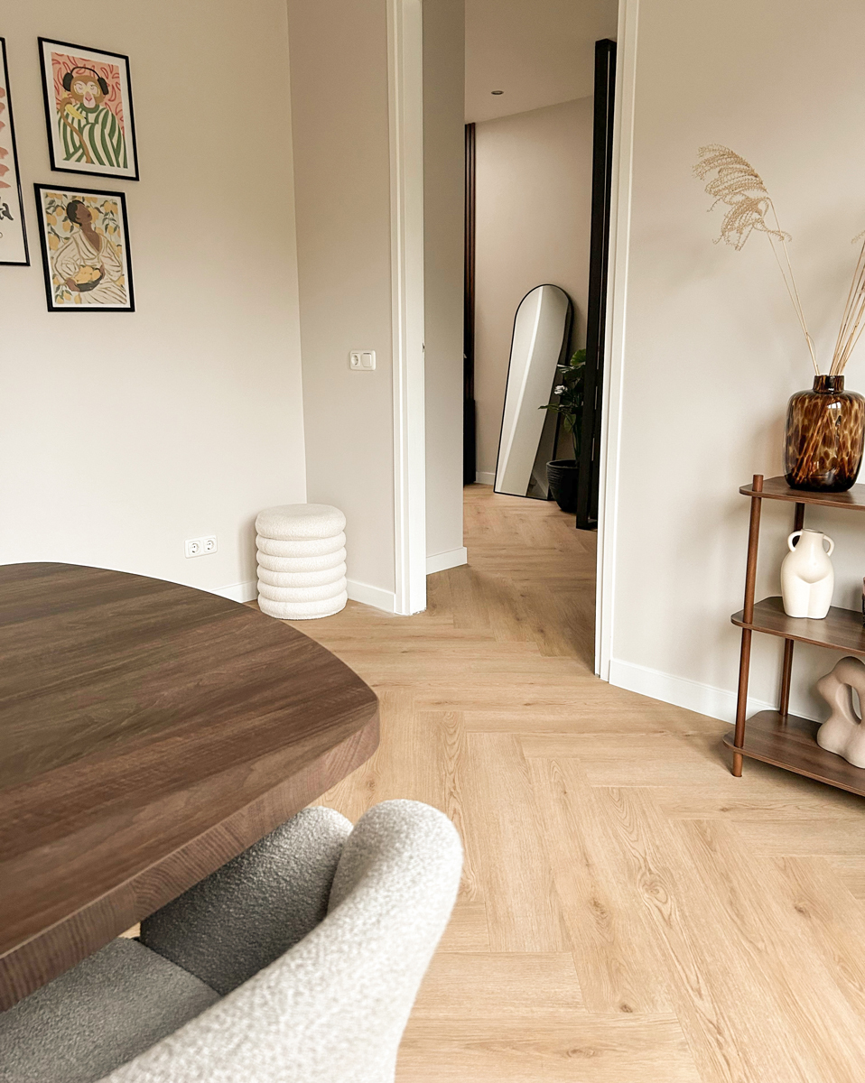 Floer Walvisgraat PVC FLR-3526 Matte toplaag Bryde Bruin walvisgraat plak pvc met strakke randafwerking