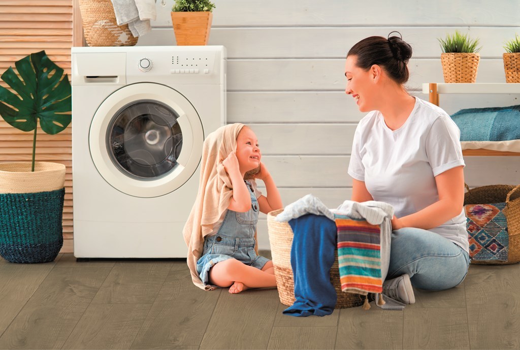 Bodiax Thor BP500 Click 512 Burnaby Oak PVC plank click pvc in woonkamer sfeerfoto