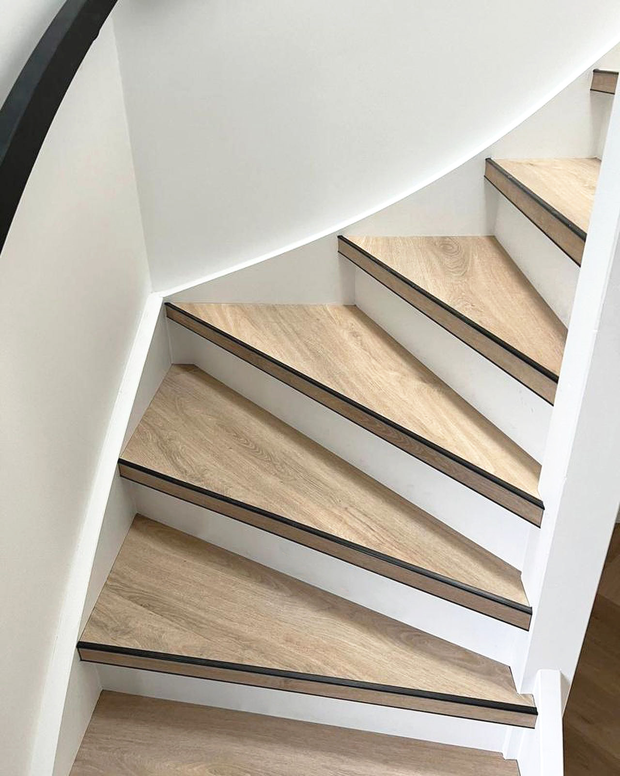 Floer Natuur PVC FLR-3040 Afwerking en randdetail Callantsoog Cremewit PVC plank plak pvc met levendige structuur