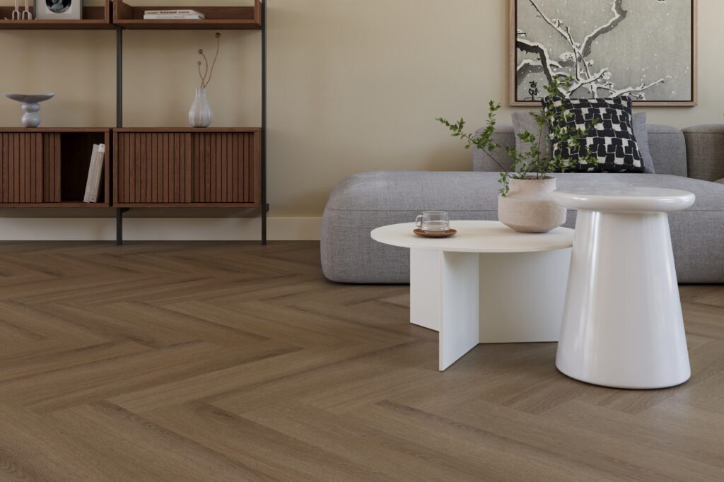 Castell Ultimate 880 284 Cedar Ash visgraat visgraat plak pvc in woonkamer sfeerfoto