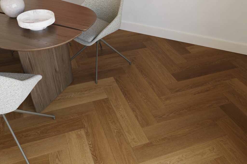 Castell Ultimate 880 Cedar Hazel 282 plak PVC visgraat detail van groeven en rustige kleurschakeringen