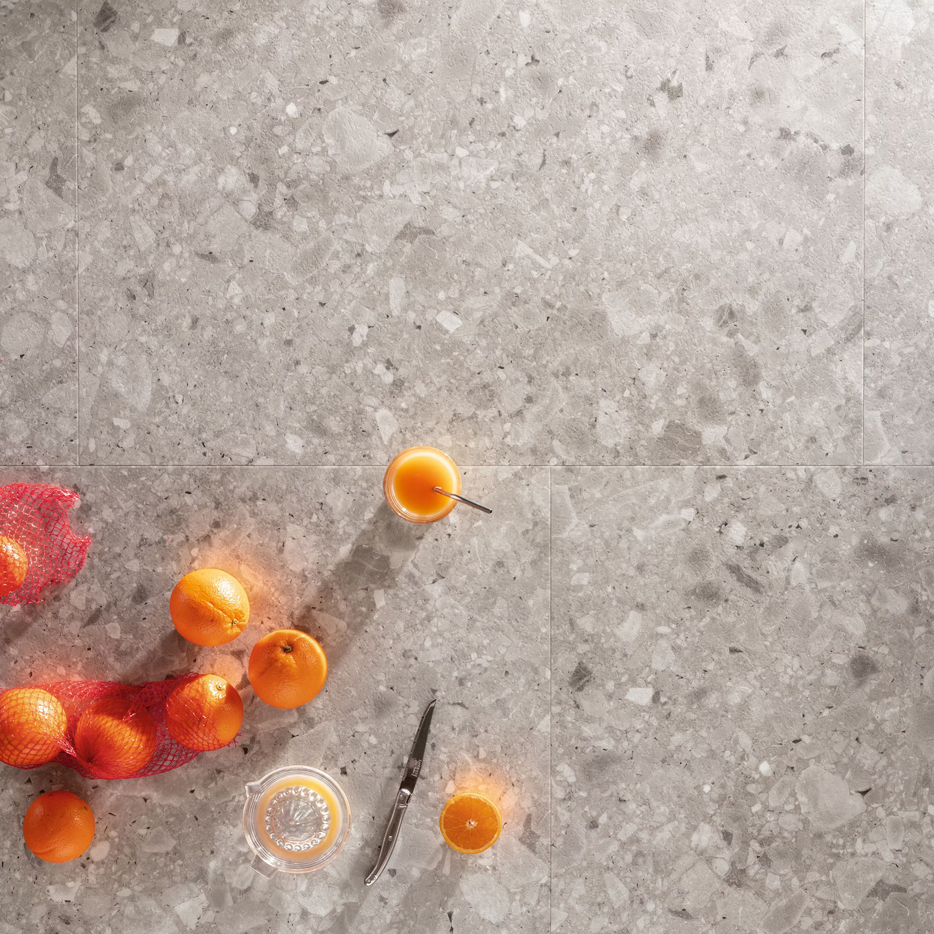 Floorify XL Tegels FG027 Detail van de structuur Ceppo PVC tegel plak pvc met subtiele nerf warmteweerstand 002 m²K/W