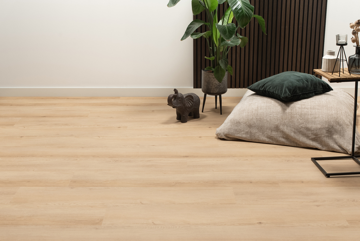 Floer Natuur PVC FLR-3045 Legpatroon en afwerking Cilento Creme PVC plank plak pvc met rustige tekening