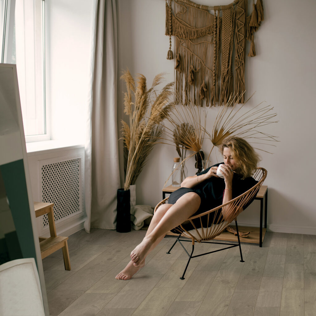 Bodiax Longa BP300 316 Clarington Oak PVC plank plak pvc in woonkamer sfeerfoto