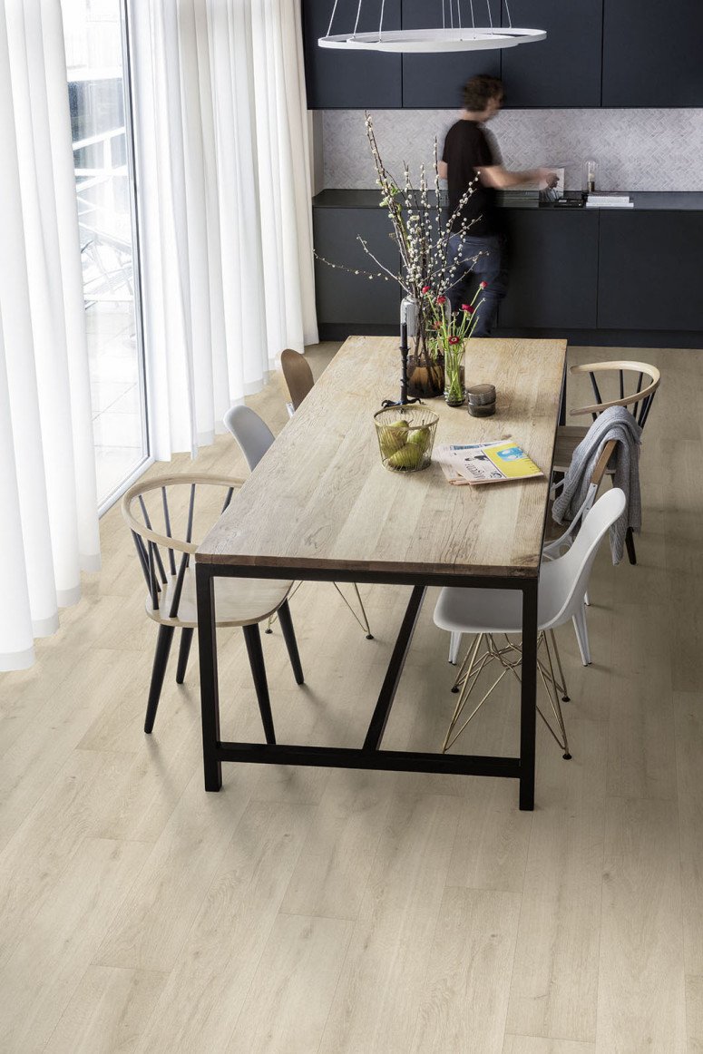 Floorify Planken click F051 Coconut PVC plank click pvc in woonkamer sfeerfoto