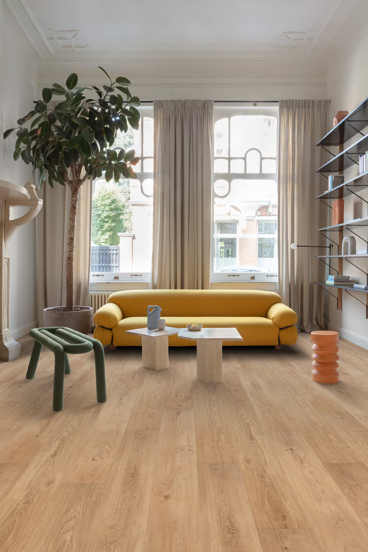 Floorify Lange Planken FG019 Detail van de structuur Cognac PVC plank plak pvc met subtiele nerf warmteweerstand 002 m²K/W