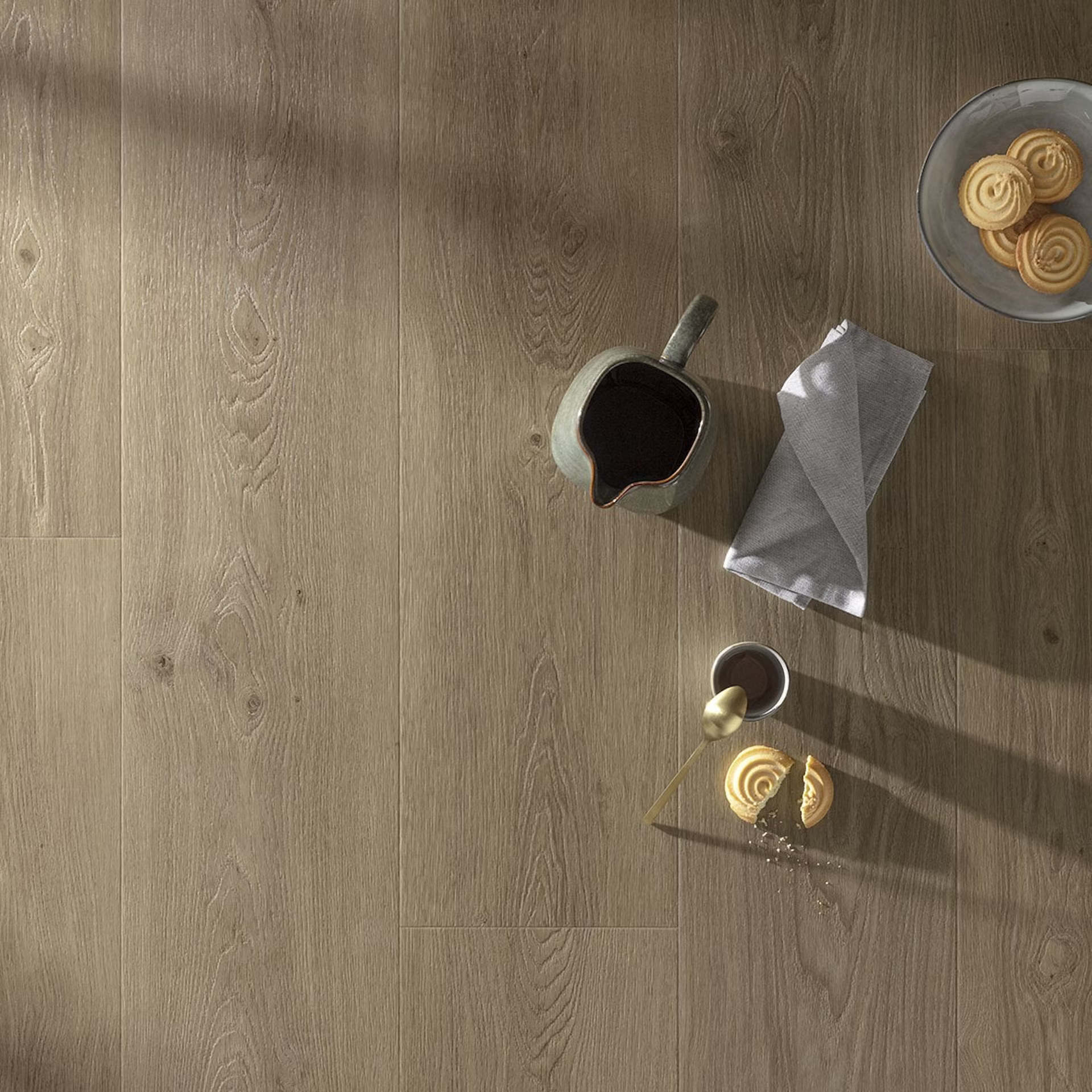 Floorify Lange Planken Cohiba FG021 plak PVC plank detail van patroon en verfijnde houtnerf
