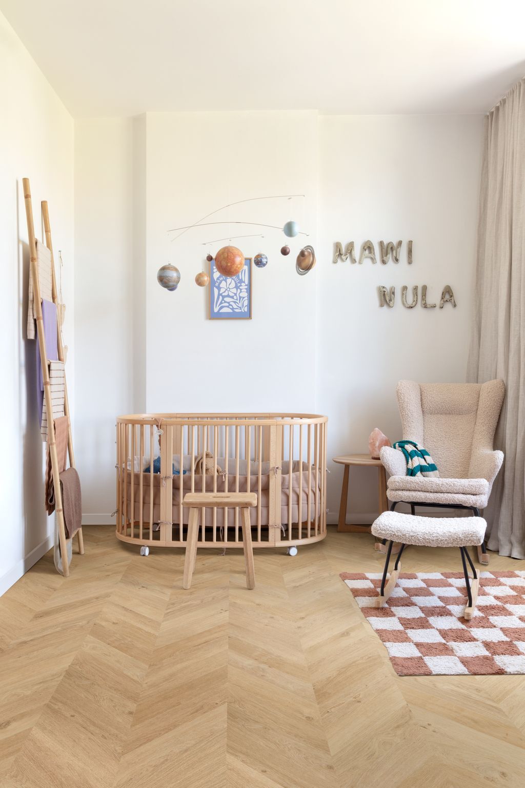 Floorify Hongaarse Punt Click F718 Conchita Hongaarse punt click pvc in woonkamer sfeerfoto