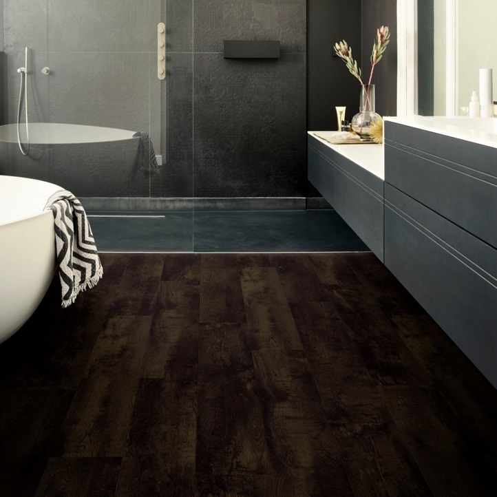 Moduleo Layred Woods Medium Plank 54991 Detail van de structuur Country Oak PVC plank click pvc met subtiele nerf