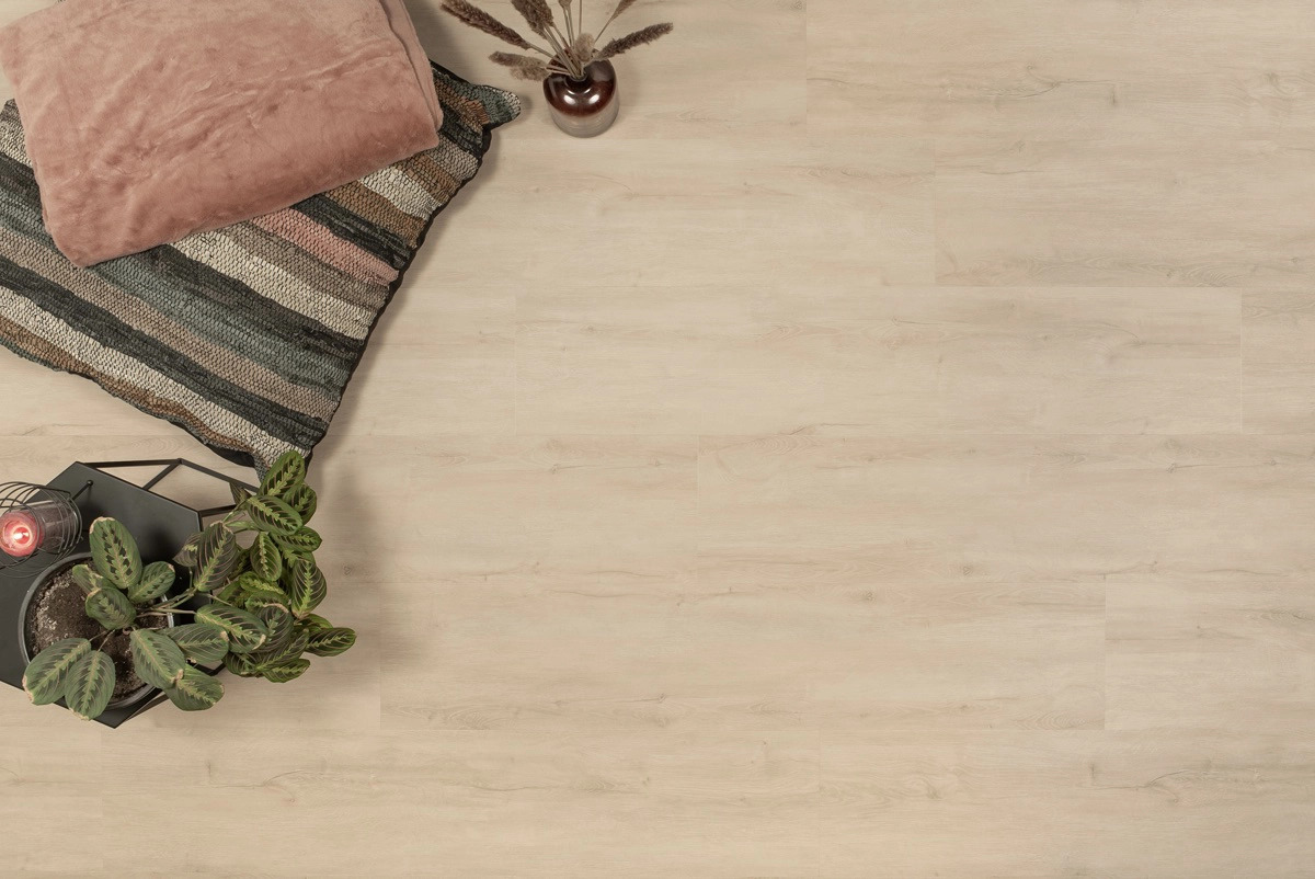 Floer Landhuis PVC FLR-3235 Creme Eik PVC plank plak pvc in woonkamer sfeerfoto