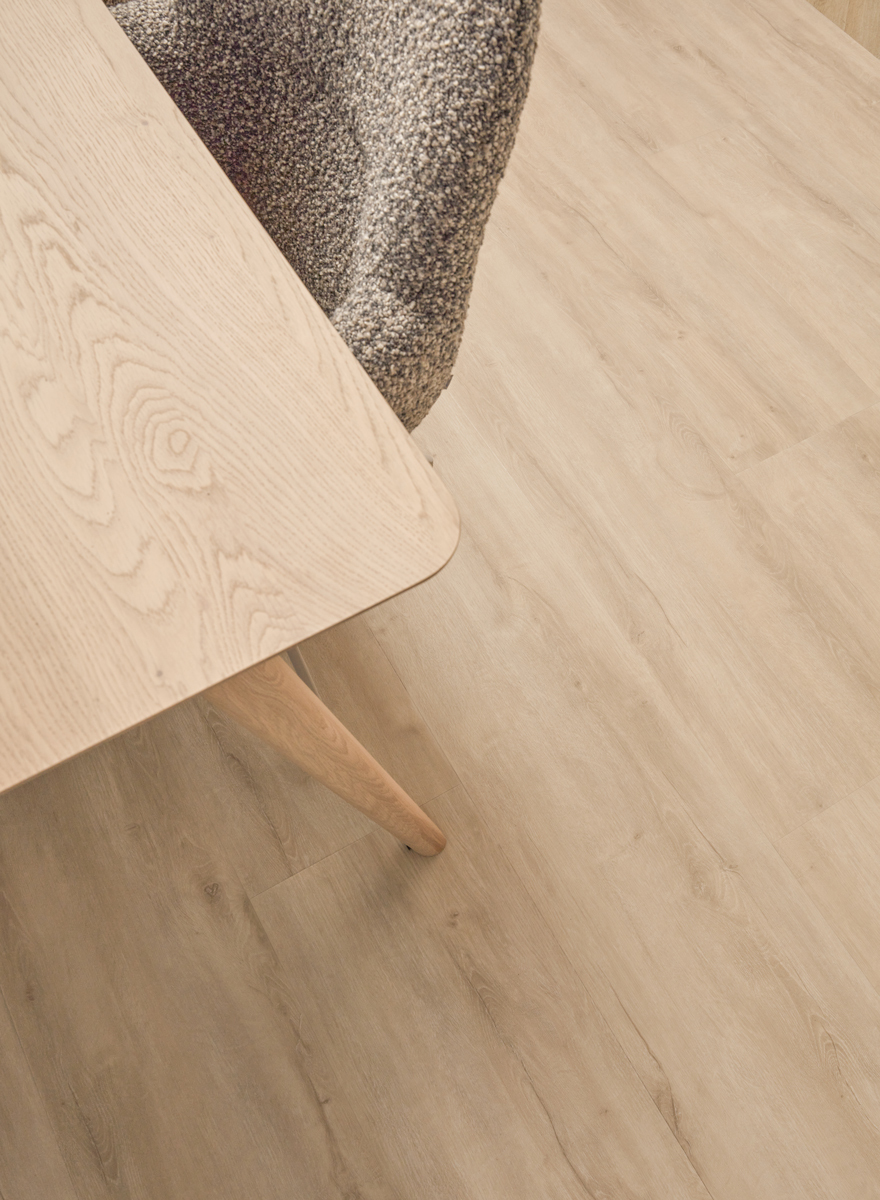 Floer Landhuis Click PVC FLR-3755 Legpatroon en afwerking Creme Eik PVC plank click pvc met rustige tekening