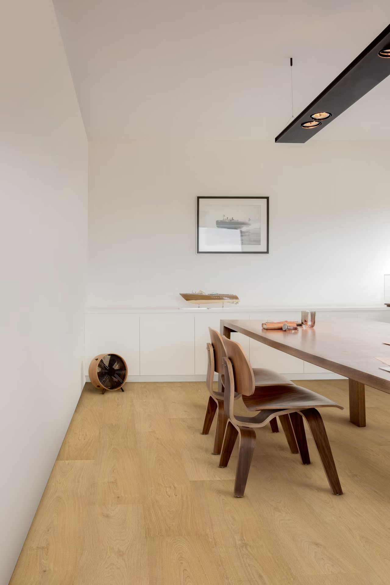 Floorify Lange Planken FG007 Croissant PVC plank plak pvc in woonkamer sfeerfoto