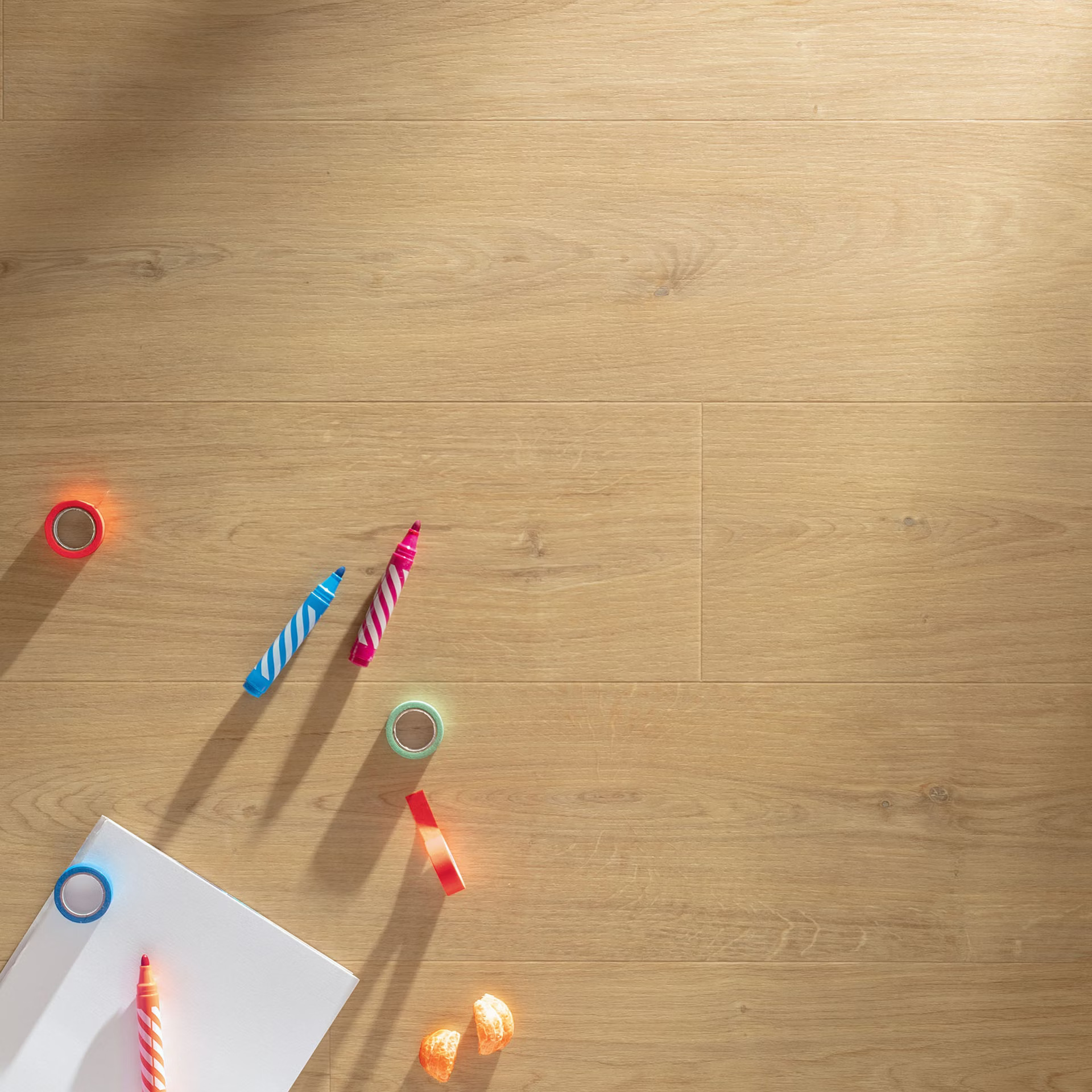 Floorify Lange Planken FG007 Detail van de structuur Croissant PVC plank plak pvc met subtiele nerf warmteweerstand 002 m²K/W