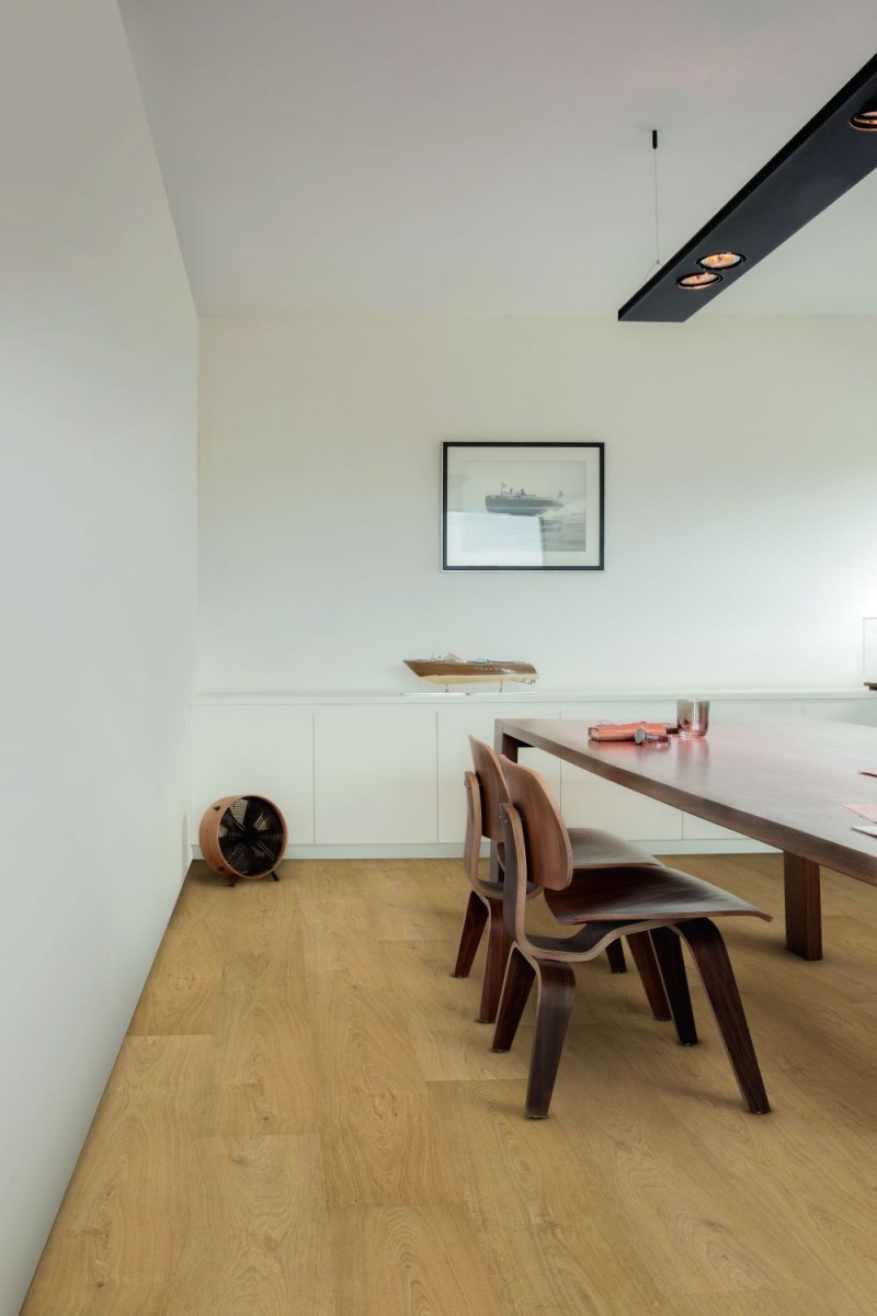 Sfeerfoto Floorify F007T Croissant Lange Planken Click click pvc in interieur