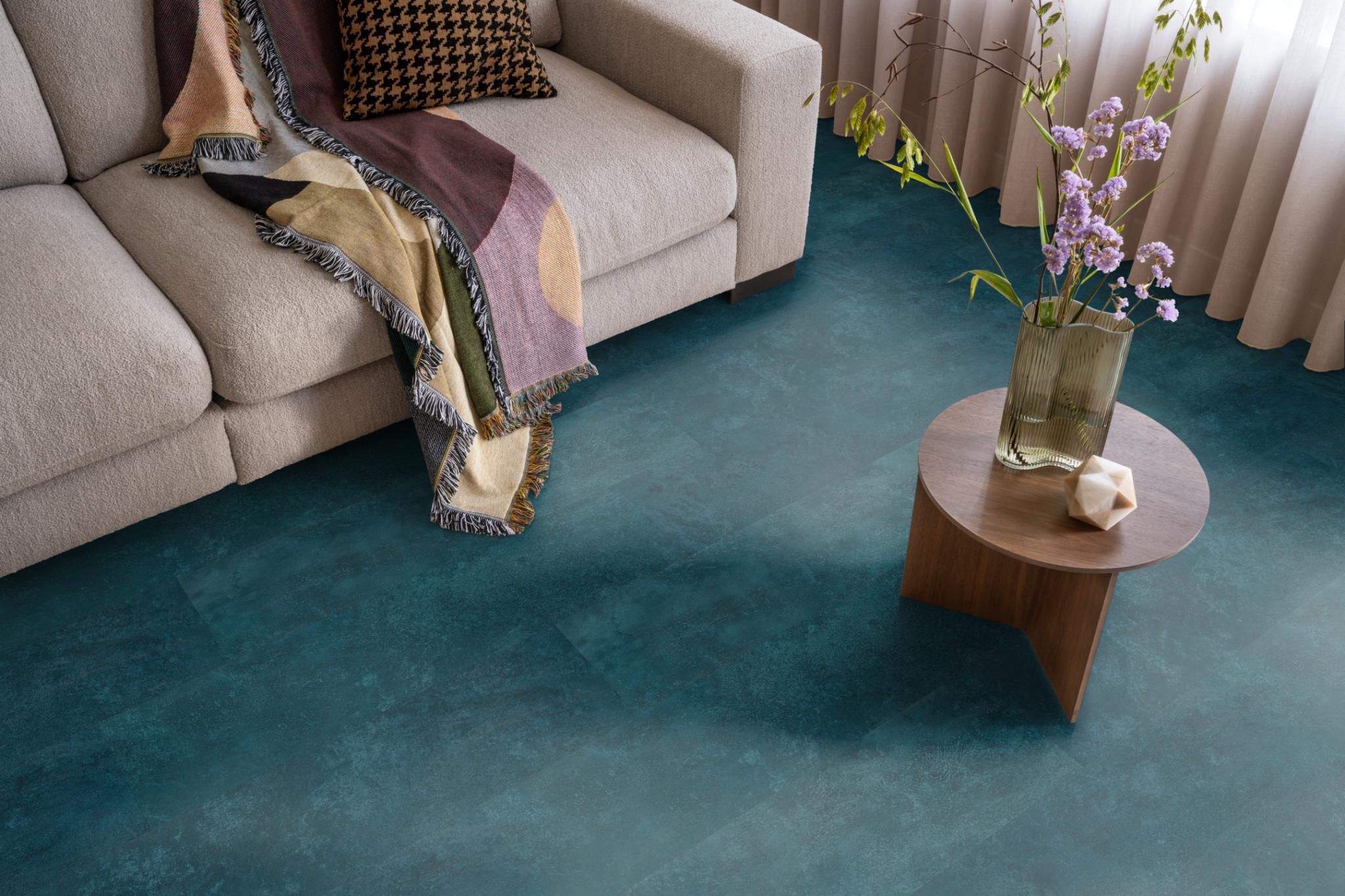 Ambiant Viretto 8560.2033.19 Dark Blue PVC tegel plak pvc in woonkamer sfeerfoto