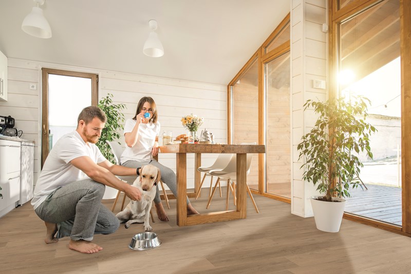 Bodiax Ivar BP400 Click 474 Donker Eiken PVC plank click pvc in woonkamer sfeerfoto