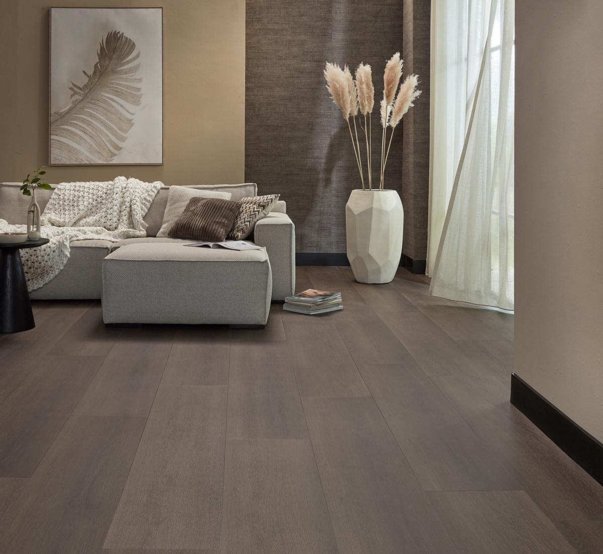 Floer Landhuis Click PVC FLR-3757 Kleur en structuur Donkere Eik PVC plank click pvc met subtiele v-groef