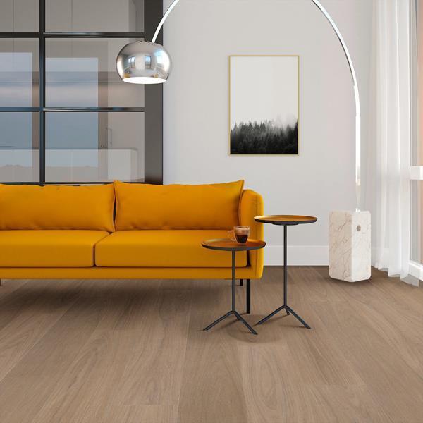 VivaFloors Bologna 7840 plak PVC plank gelegd in een sfeervolle eetkamer