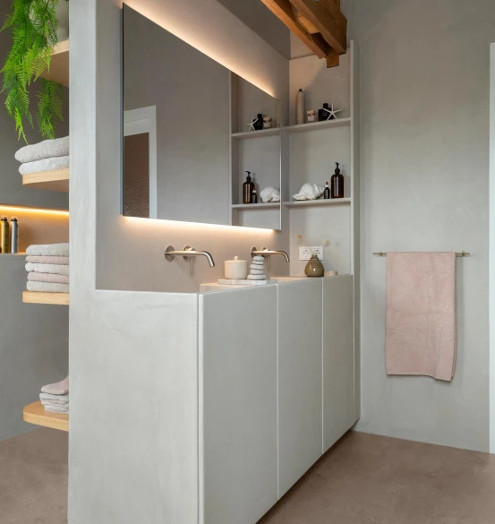 Hebeta Beton Design 38217 plak PVC tegel in moderne badkamer met zwevend grijs wastafelmeubel