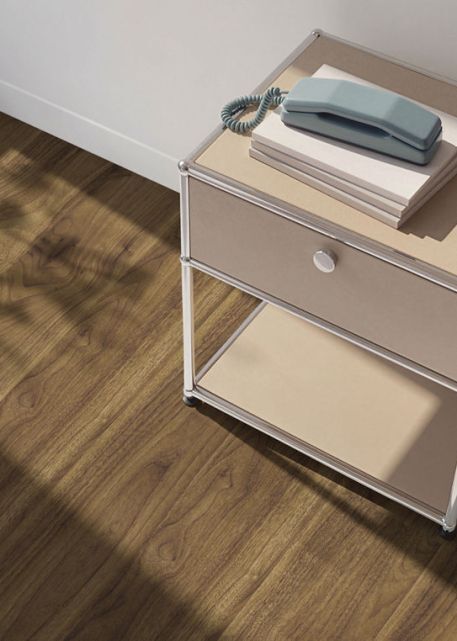 Moduleo Roots 20889 Close-up van houtdessin English Walnut PVC plank plak pvc met natuurgetrouwe nerf