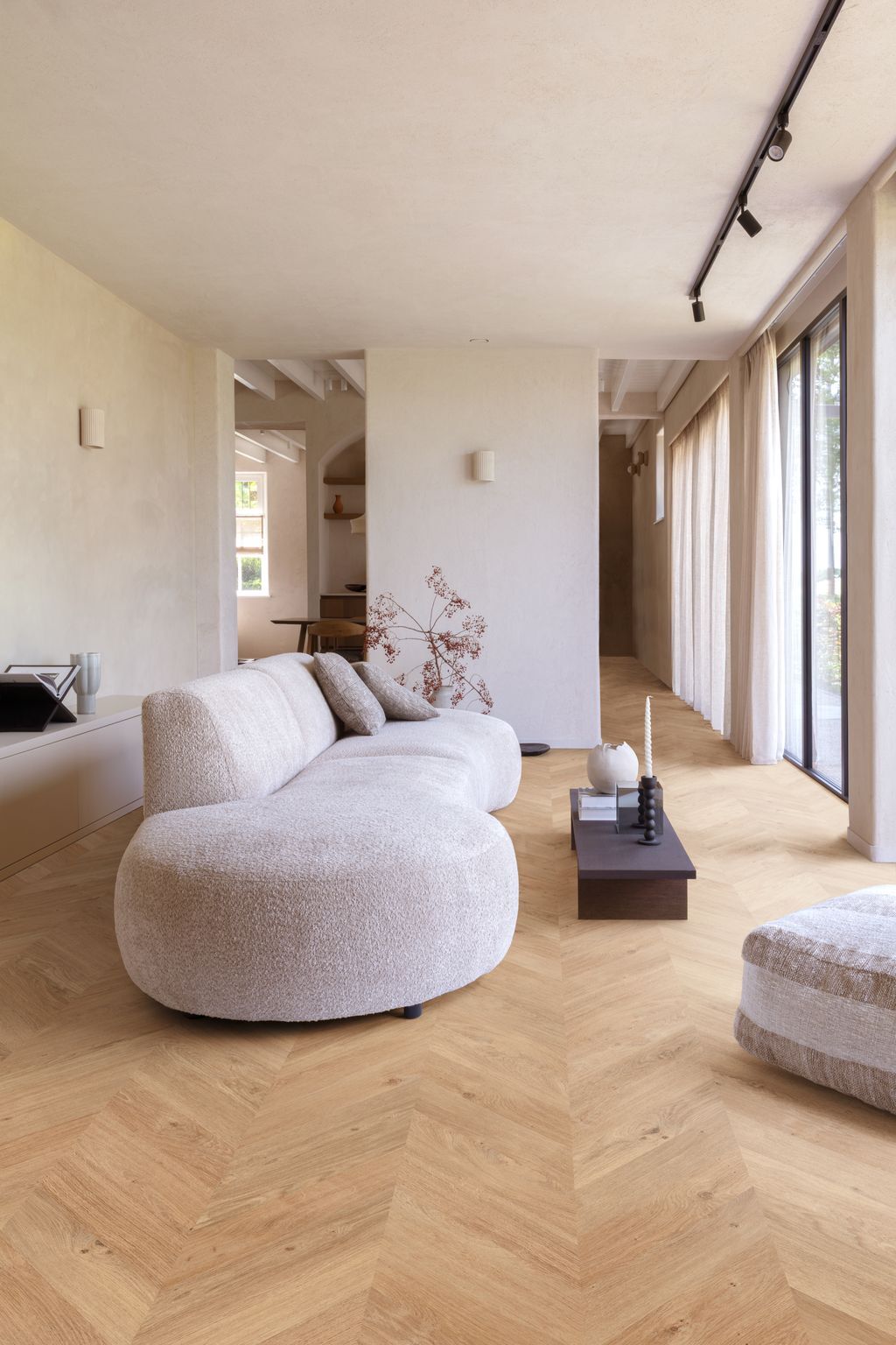 Floorify Hongaarse Punt Click F719 Frieda Hongaarse punt click pvc in woonkamer sfeerfoto