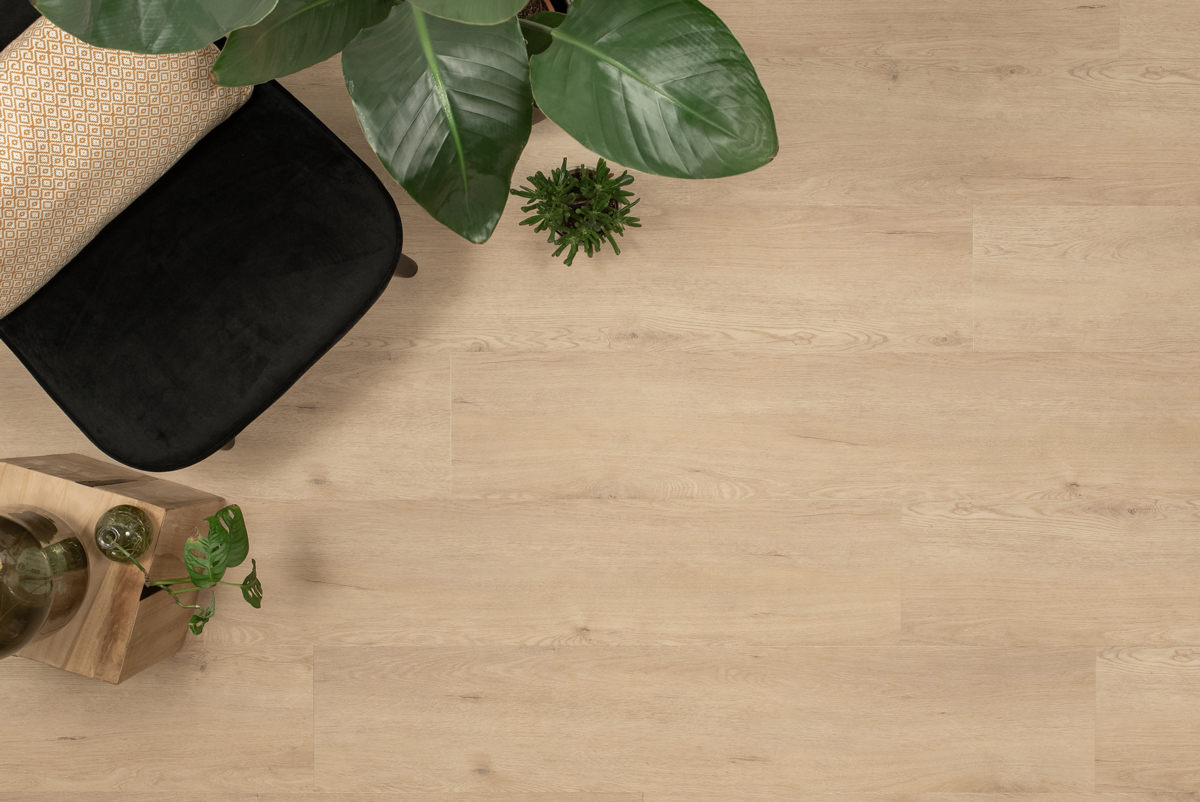 Floer Natuur Click PVC FLR-3726 Garda Grijsbeige PVC plank click pvc in woonkamer sfeerfoto