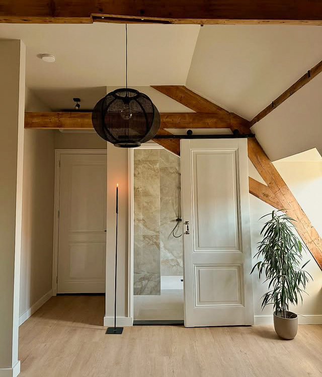 Floer Natuur PVC FLR-3041 Legpatroon en afwerking Garda Grijsbeige PVC plank plak pvc met rustige tekening