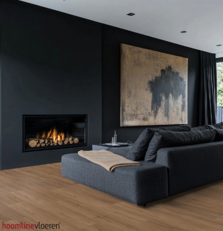 Hoomline Fusion Superior 44201 Close-up van houtdessin Gotham Oak Honey PVC plank plak pvc met natuurlijke tekening