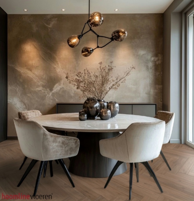 Hoomline Fusion Superior Visgraat 44211 Gotham Oak Honey visgraat plak pvc in woonkamer sfeerfoto