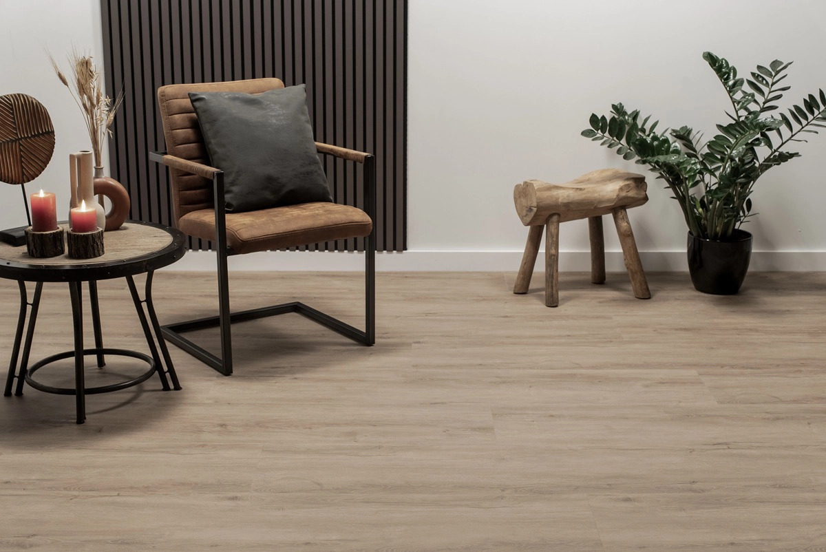 Floer Landhuis PVC FLR-3234 Close-up van houtdessin Grijze Eik PVC plank plak pvc met verfijnde afwerking