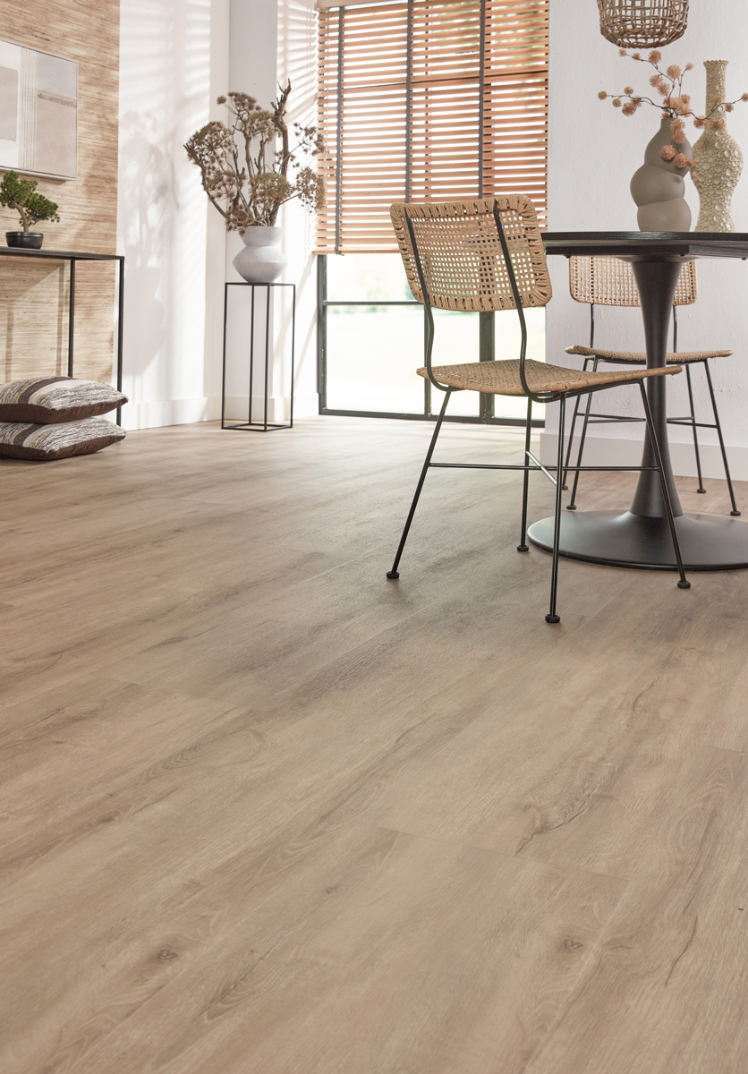 Floer Landhuis Click PVC FLR-3754 Kleur en structuur Grijze Eik PVC plank click pvc met subtiele v-groef