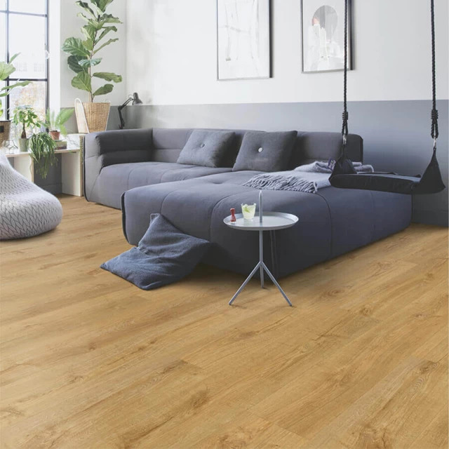 Sfeerfoto van PVC plank plak pvc in interieur met QuickStep Fuse
