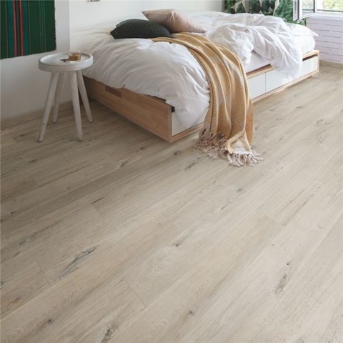 Sfeerfoto van PVC plank click pvc in interieur met QuickStep Bloom