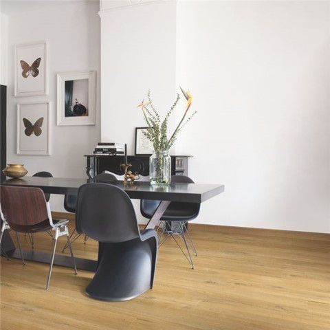 Sfeerfoto van PVC plank click pvc in interieur met QuickStep Bloom