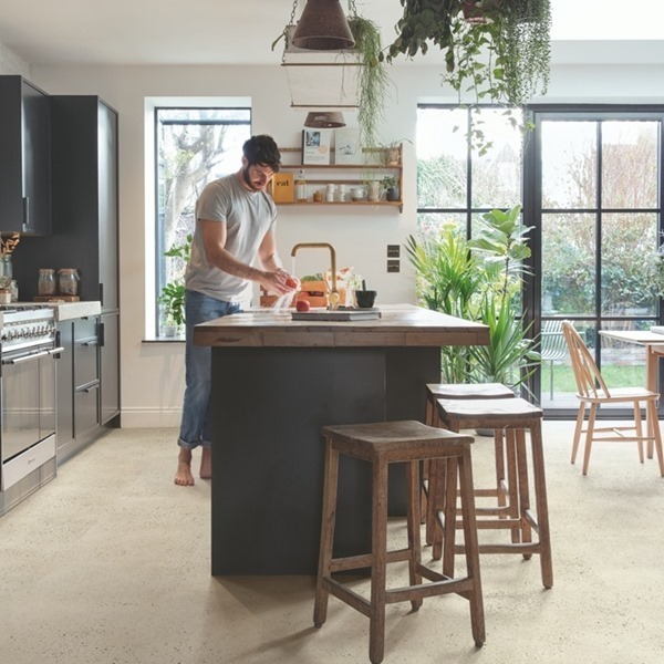 Sfeerfoto van PVC plank click pvc in interieur met QuickStep Illume