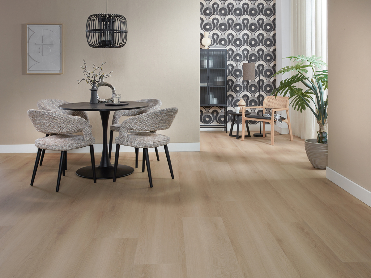 Floer Landhuis PVC FLR-3236 Afwerking en randdetail Lichtbruine Eik PVC plank plak pvc met levendige structuur