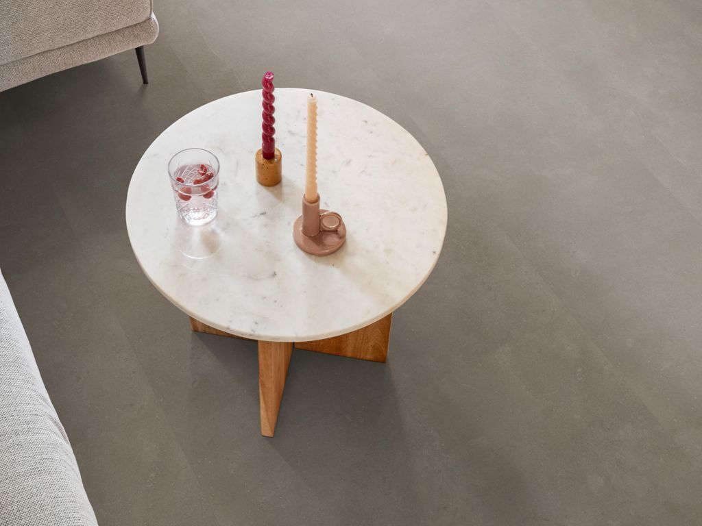Ambiant Piazzo XL Light Taupe 6090721519 plak pvc tegel close-up van kleur en structuur
