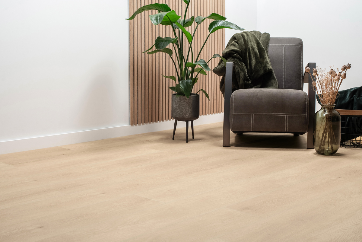 Floer Natuur PVC FLR-3037 Kleur en structuur Lisse Lichtbruin PVC plank plak pvc met subtiele v-groef